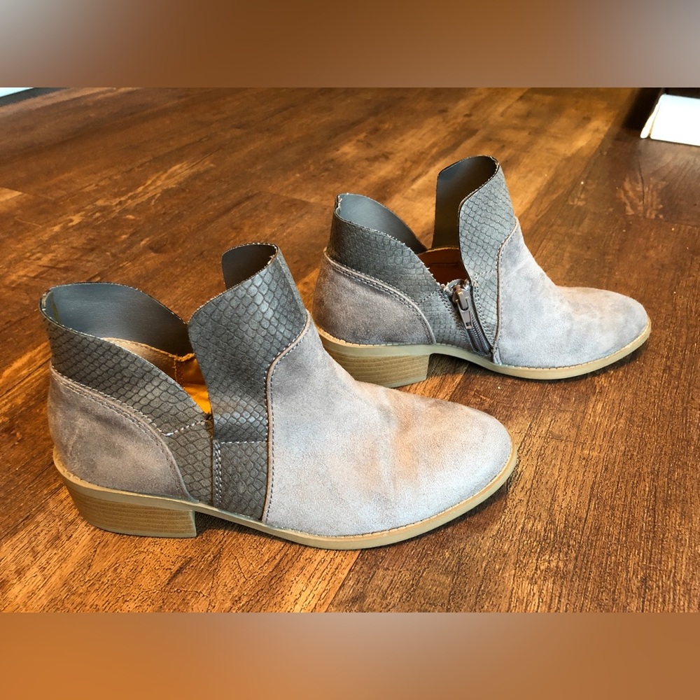 American eagle outfitters gray